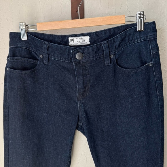 FREE PEOPLE Cigarette Skinny Crop Jeans Dark Wash Raw Hem Low/Mid-Rise Sz 29 - Picture 4 of 15
